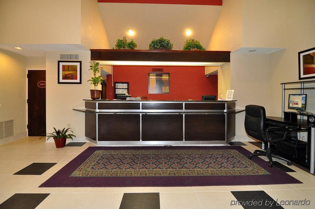 Red Roof Inn Pensacola Fairgrounds Interior photo